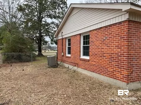 701 E Craig St, Atmore, AL 36502 photo 14