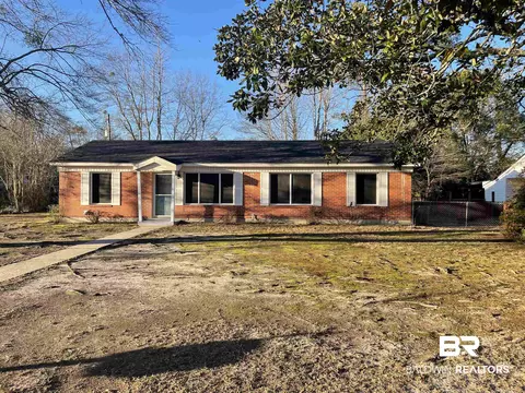 701 E Craig St, Atmore, AL 36502