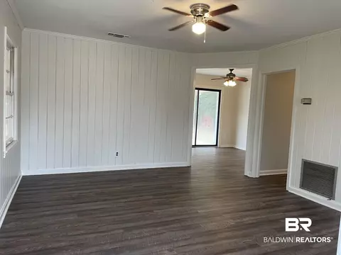 701 E Craig St, Atmore, AL 36502 photo 5
