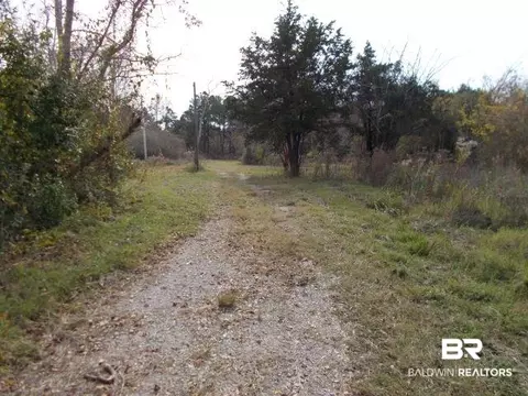 12230 Bay Rd, Foley, AL 36535