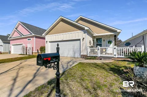 935 Periwinkle Ln, Foley, AL 36535