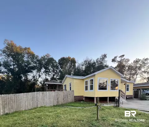 17 Buena Vista Dr, Lillian, AL 36549