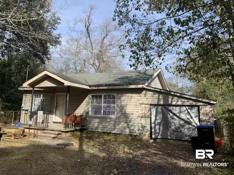 302 4th Ave, Chickasaw, AL 36611