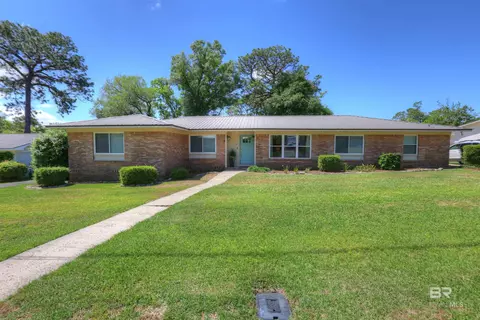 554 Jan Dr, Fairhope, AL 36532