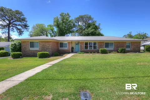554 Jan Dr, Fairhope, AL 36532