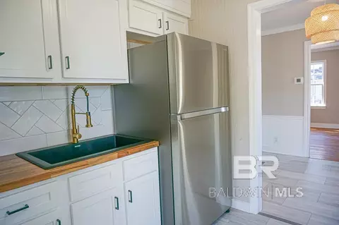 215 Pinehill Dr, Mobile, AL 36606 photo 8