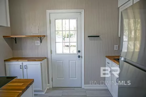 215 Pinehill Dr, Mobile, AL 36606 photo 6