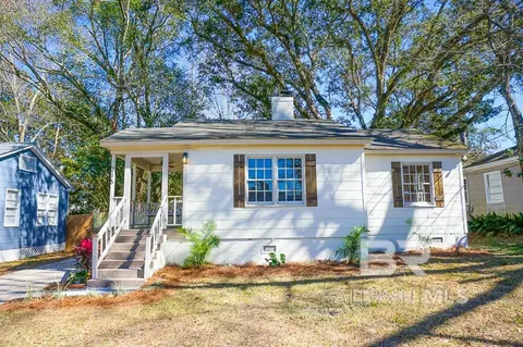 215 Pinehill Dr, Mobile, AL 36606 photo 1