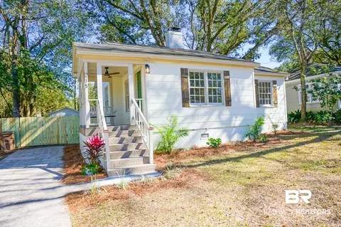215 Pinehill Dr, Mobile, AL 36606 photo 2