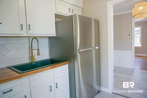 215 Pinehill Dr, Mobile, AL 36606 photo 8