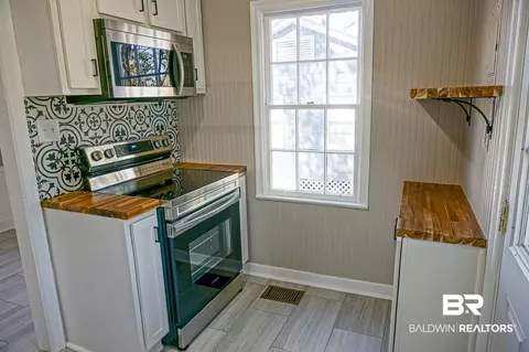 215 Pinehill Dr, Mobile, AL 36606 photo 7