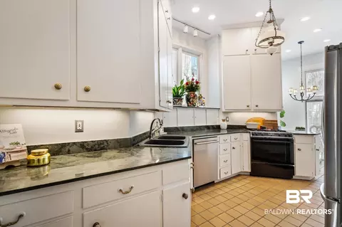 207 Rapier Ave, Mobile, AL 36604 photo 12