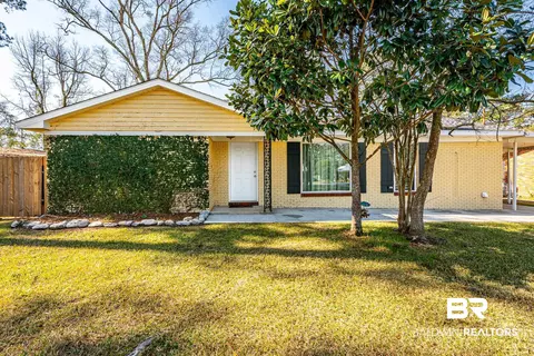 4 Lee Cir, Spanish Fort, AL 36527