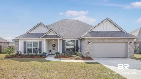 435 Shepard St, Gulf Shores, AL 36542