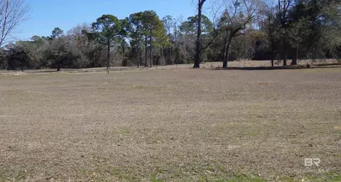 24 Old Federal Rd, Magnolia Springs, AL 36555