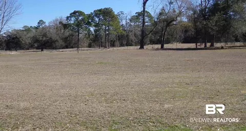 24 Old Federal Rd, Magnolia Springs, AL 36555