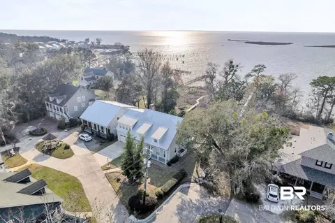 28481 Bay Cliff Ln, Daphne, AL 36526