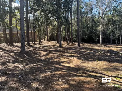 315 W Springhill Woods Dr, Mobile, AL 36608 photo 2