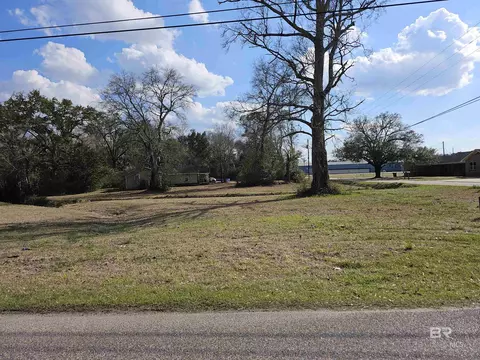 102 Ellis St, Bay Minette, AL 36507