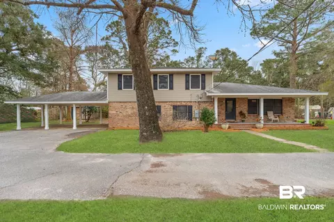 5221 Treahna Rd, Pensacola, FL 32526