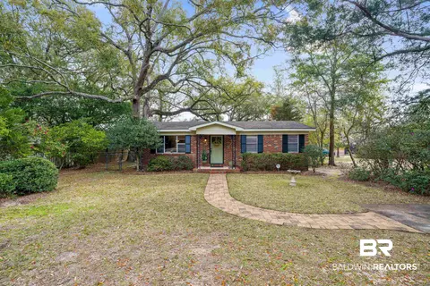 357 Azalea St, Fairhope, AL 36532