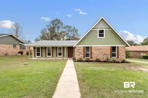 6425 N Gaslight Ln, Mobile, AL 36695