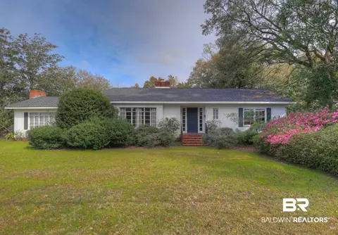353 S Section St, Fairhope, AL 36532