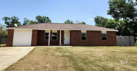 404 Cedar Ct, Foley, AL 36535