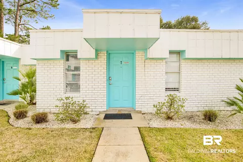 325 E 22nd Ave #7, Gulf Shores, AL 36542
