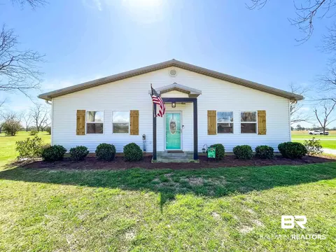 915 W Azalea Ave, Foley, AL 36535