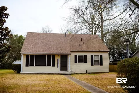 107 3rd Ave, Atmore, AL 36502