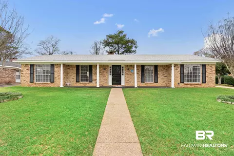 6304 N Christopher Dr, Mobile, AL 36609