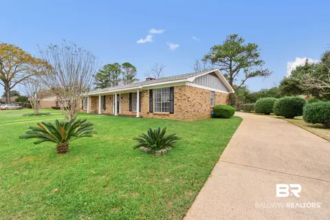 6304 N Christopher Dr, Mobile, AL 36609 photo 3