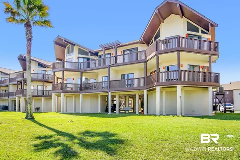 3836 Spinnaker Dr #101, Gulf Shores, AL 36542