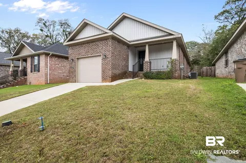 1201 W Forest Glen Dr, Mobile, AL 36618
