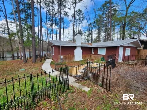 586 Buddy Lake Rd, Brewton, AL 36426