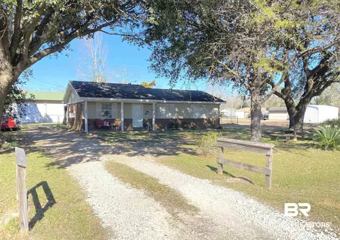 319 E Verbena Ave, Foley, AL 36535