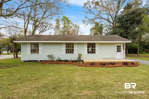 9020 Morphy Ave, Fairhope, AL 36532