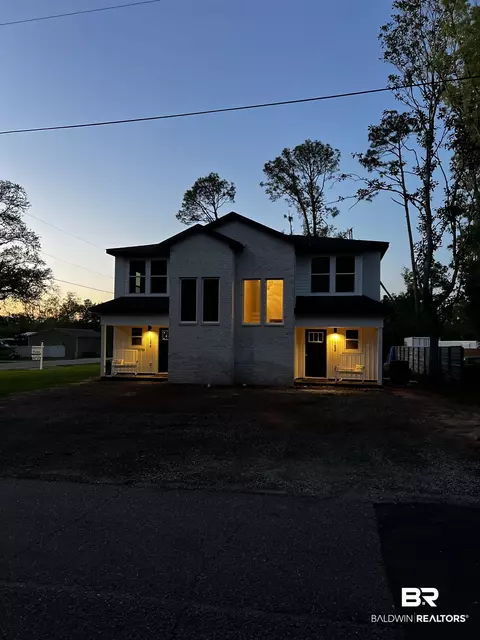 122 W Walnut Ave, Foley, AL 36535