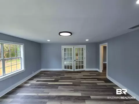 875 Wilkins Rd, Mobile, AL 36618 photo 5