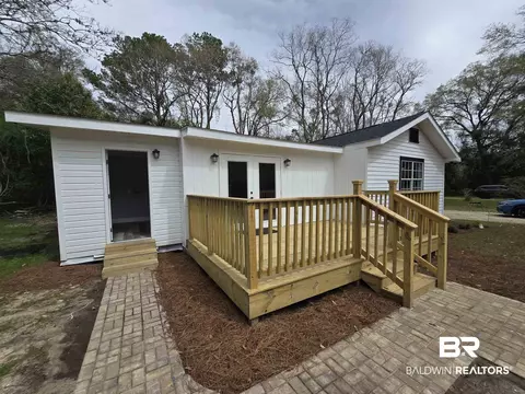 875 Wilkins Rd, Mobile, AL 36618 photo 2