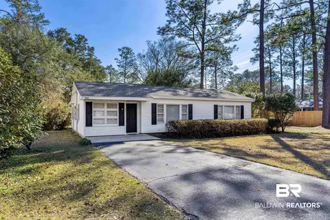 306 E 13th St, Bay Minette, AL 36507