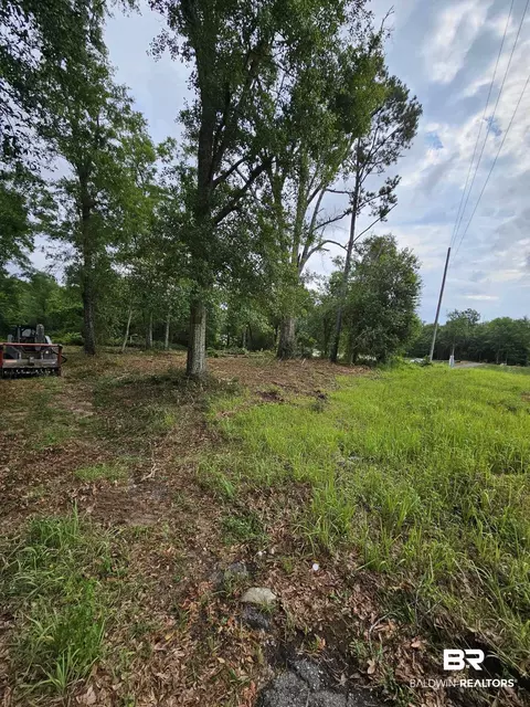 20963 Oak Ridge Dr, Robertsdale, AL 36567
