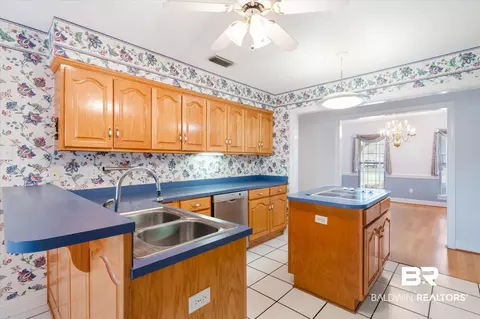 537 E Breckenridge Dr, Mobile, AL 36608 photo 7