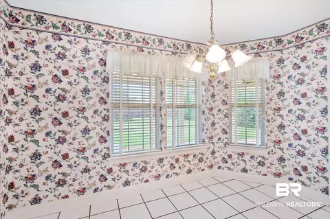 537 E Breckenridge Dr, Mobile, AL 36608 photo 9