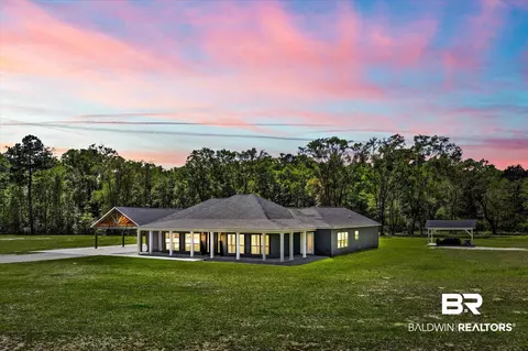 7232 Old Military Rd, Theodore, AL 36582