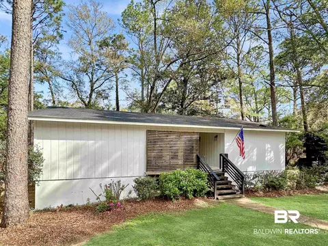 711 Cedar Ave, Fairhope, AL 36532