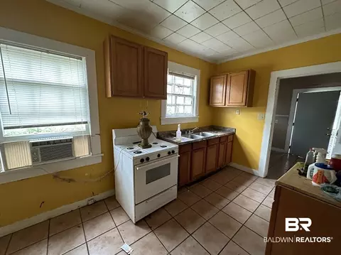 615 Dexter Ave, Mobile, AL 36604 photo 5