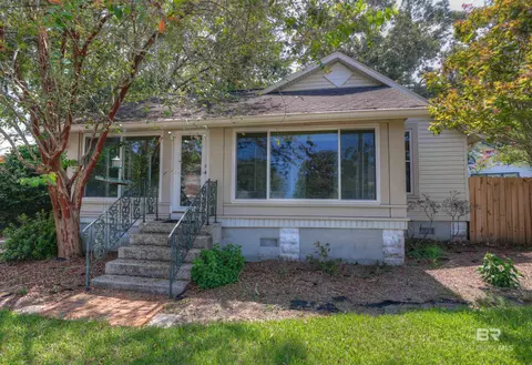 217 S Mobile St, Fairhope, AL 36532