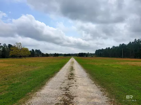 28300 Comstock Rd, Elberta, AL 36530